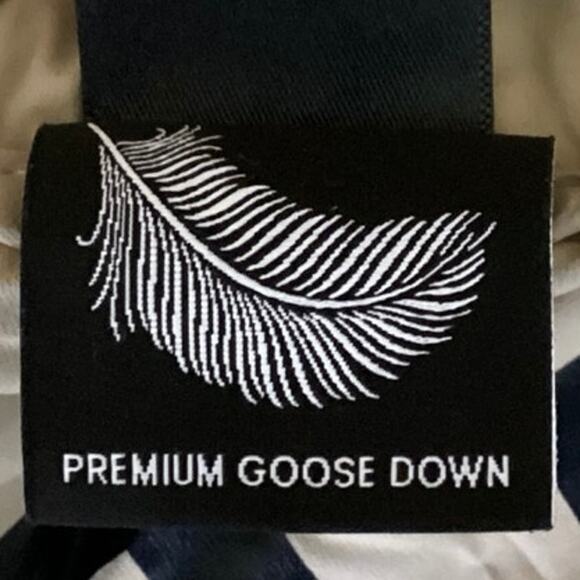 Aritzia TNA The Super Puff Beige Goose Down Zip Hoodie Puffer Coat Jacket 3XS - Picture 9 of 9